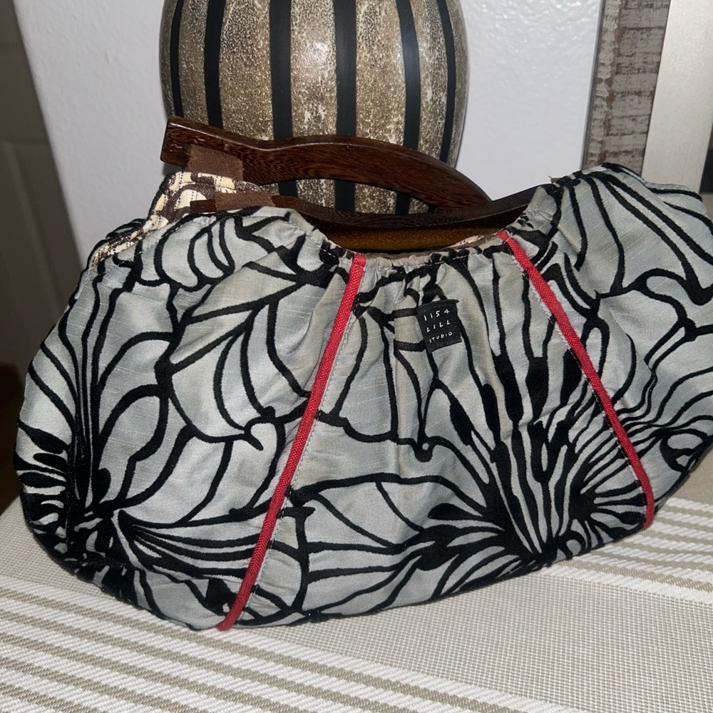 Brown/ beige and black/ gray floral small reversible woman’s bag - Picture 6 of 9